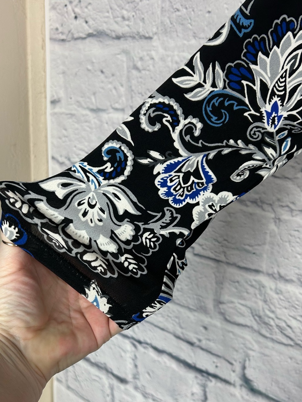 White House Black Market Faux Wrap Dress Black Blue Paisley Floral NWT Medium - Picture 5 of 9